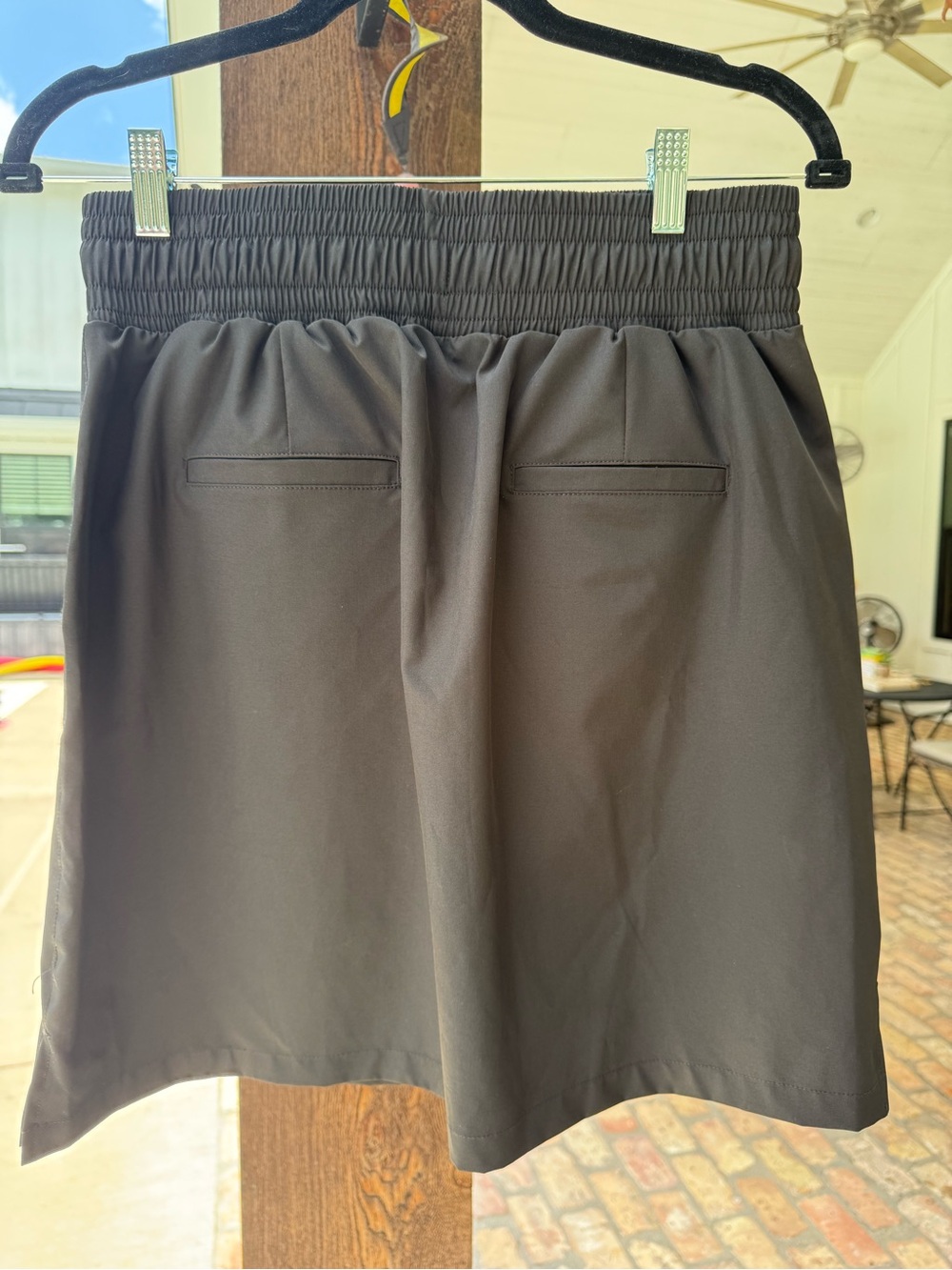 Albion The Away Skirt in Black Petite Medium - Picture 4 of 7